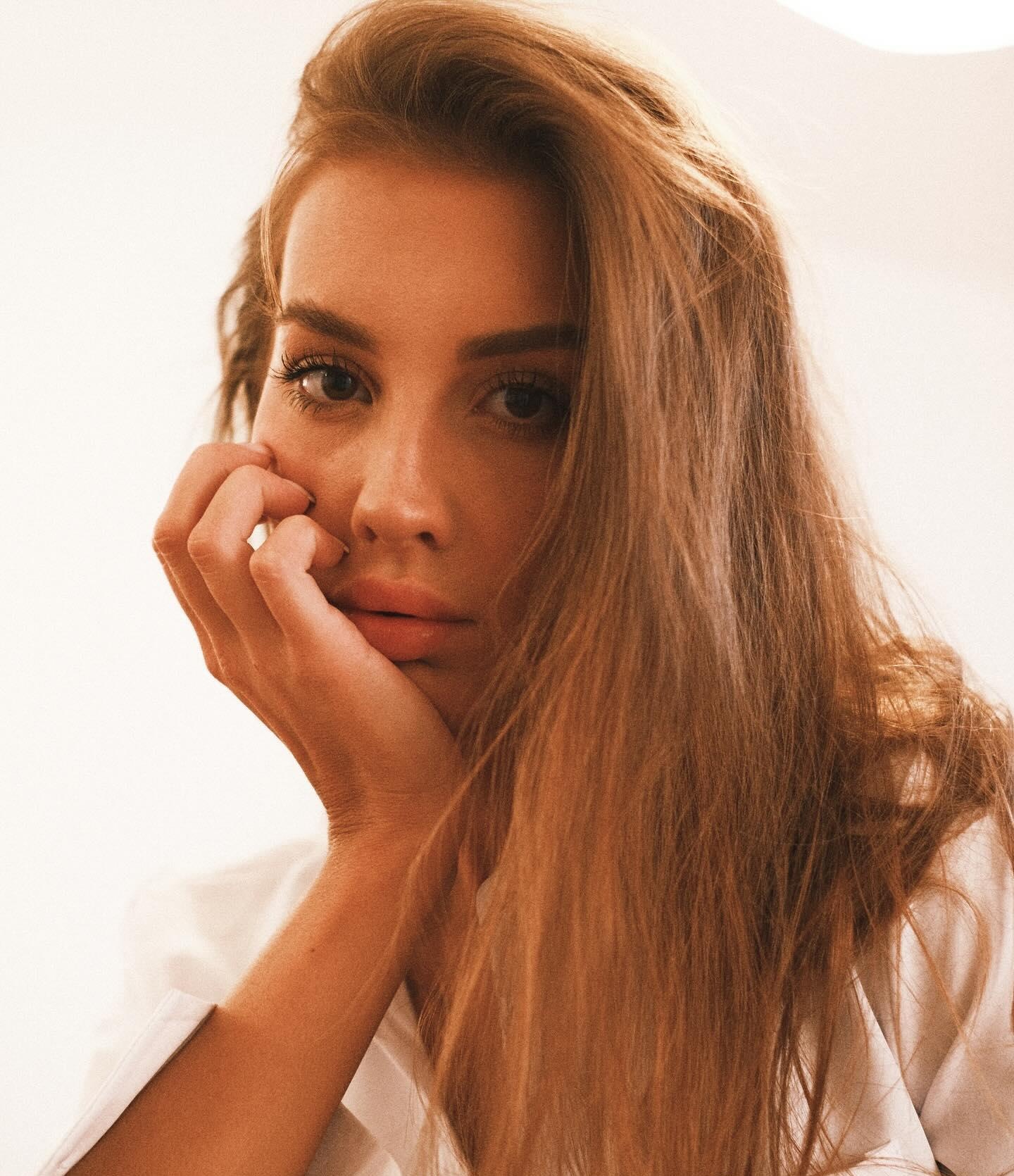 Ангелина привлекательная девушка из Урай цена от 4000 руб