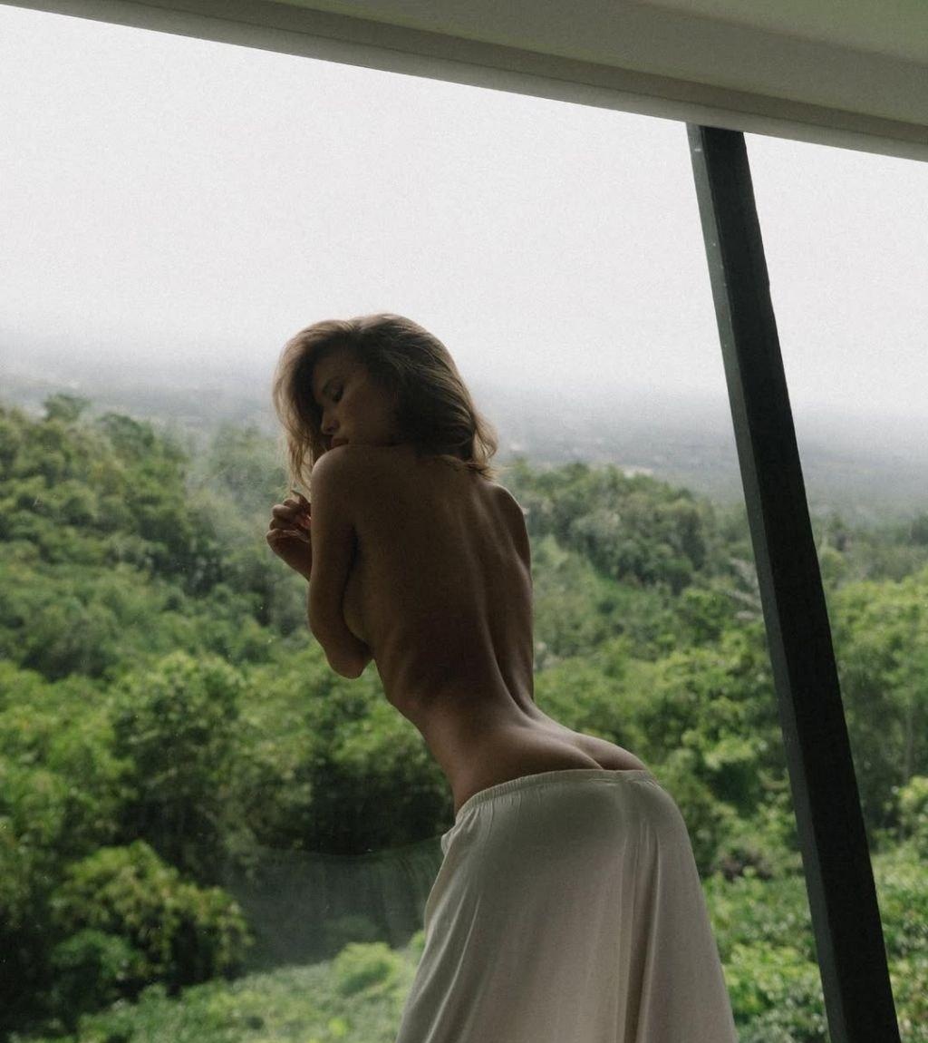 Карина привлекательная девушка из Урай цена от 7000 руб